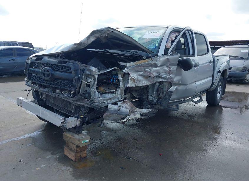 Photo 2 of 2011 Toyota Tacoma DOUBLE CAB (VIN 5TFJX4GN1BX002004)
