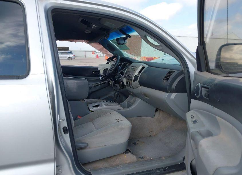 Photo 5 of 2011 Toyota Tacoma DOUBLE CAB (VIN 5TFJX4GN1BX002004)