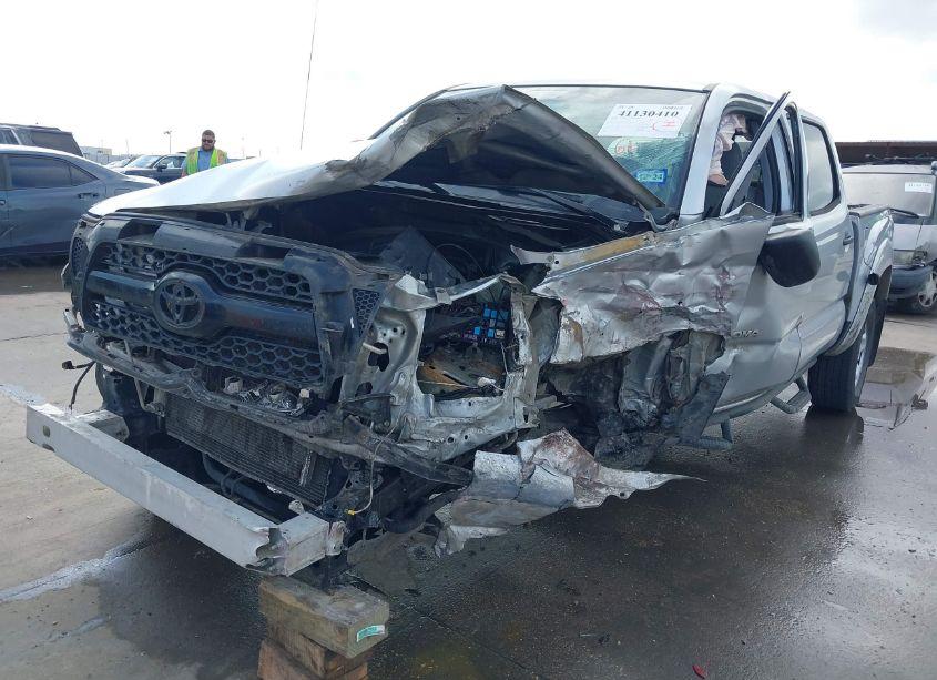 Photo 6 of 2011 Toyota Tacoma DOUBLE CAB (VIN 5TFJX4GN1BX002004)