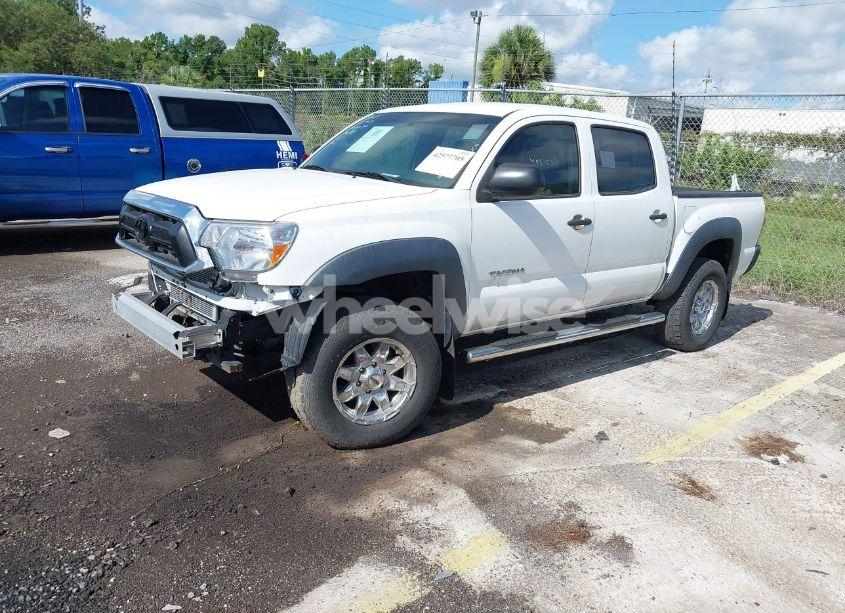 Photo 2 of 2015 Toyota Tacoma PRERUNNER (VIN 5TFJX4GN1FX037972)