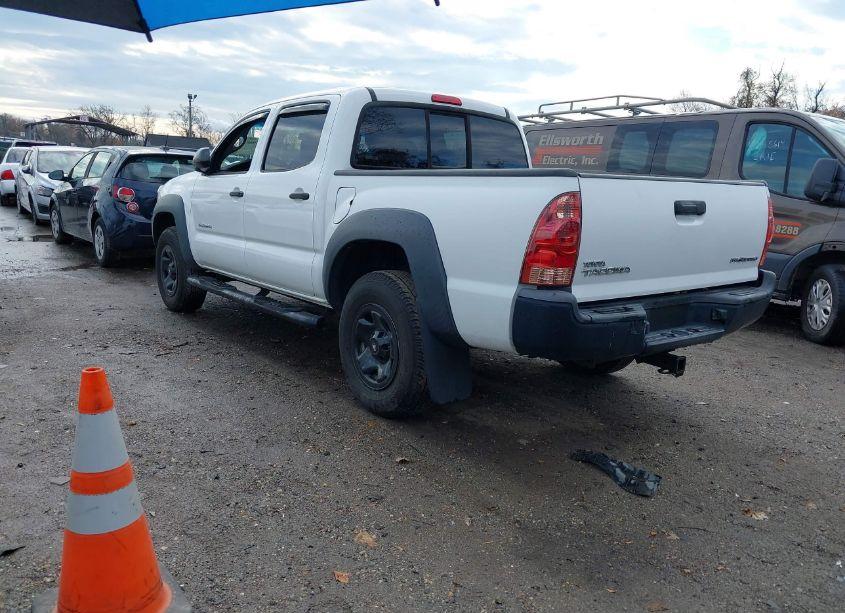 Photo 3 of 2015 Toyota Tacoma PRERUNNER (VIN 5TFJX4GN2FX039486)