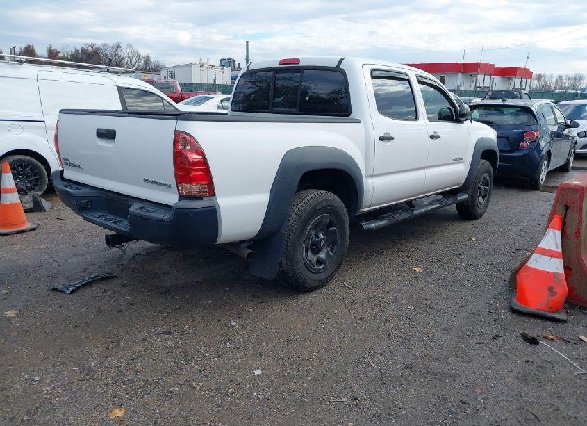 Photo 4 of 2015 Toyota Tacoma PRERUNNER (VIN 5TFJX4GN2FX039486)