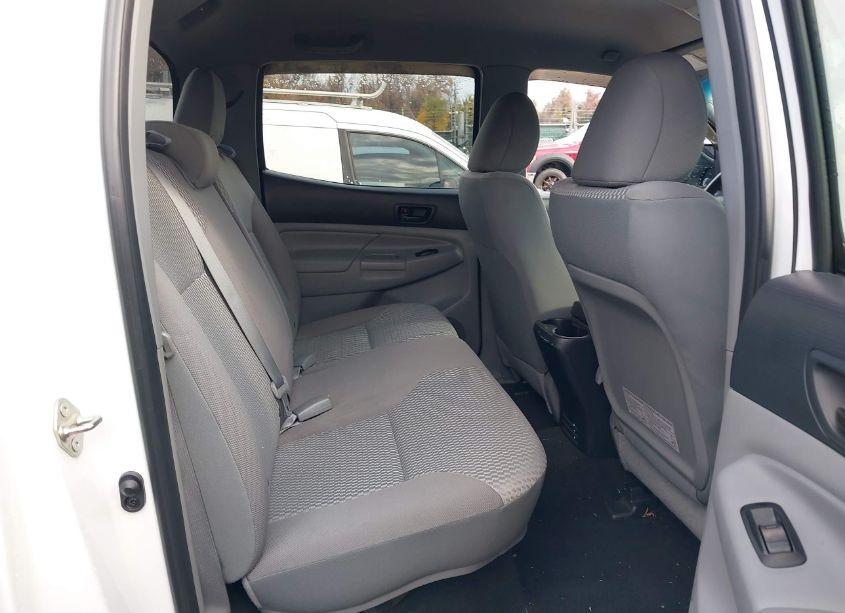 Photo 8 of 2015 Toyota Tacoma PRERUNNER (VIN 5TFJX4GN2FX039486)