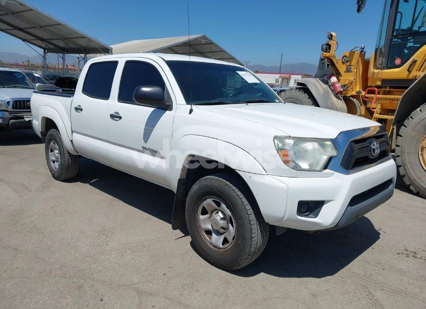 2015 Toyota Tacoma PRERUNNER (VIN 5TFJX4GN2FX040198) main photo