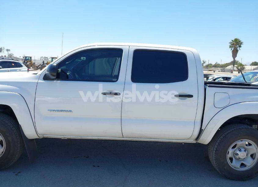 Photo 14 of 2015 Toyota Tacoma PRERUNNER (VIN 5TFJX4GN2FX040198)