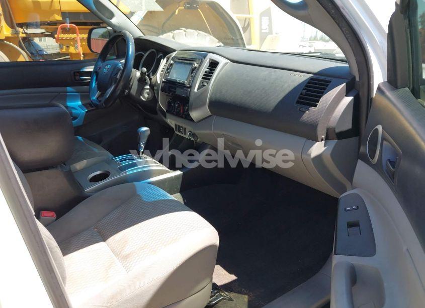 Photo 5 of 2015 Toyota Tacoma PRERUNNER (VIN 5TFJX4GN2FX040198)
