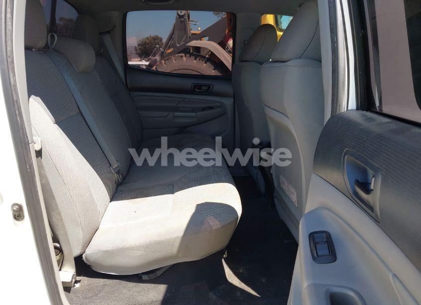 Photo 8 of 2015 Toyota Tacoma PRERUNNER (VIN 5TFJX4GN2FX040198)