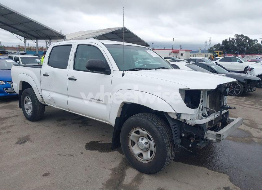 2014 Toyota Tacoma PRERUNNER (VIN 5TFJX4GN3EX036515) main photo