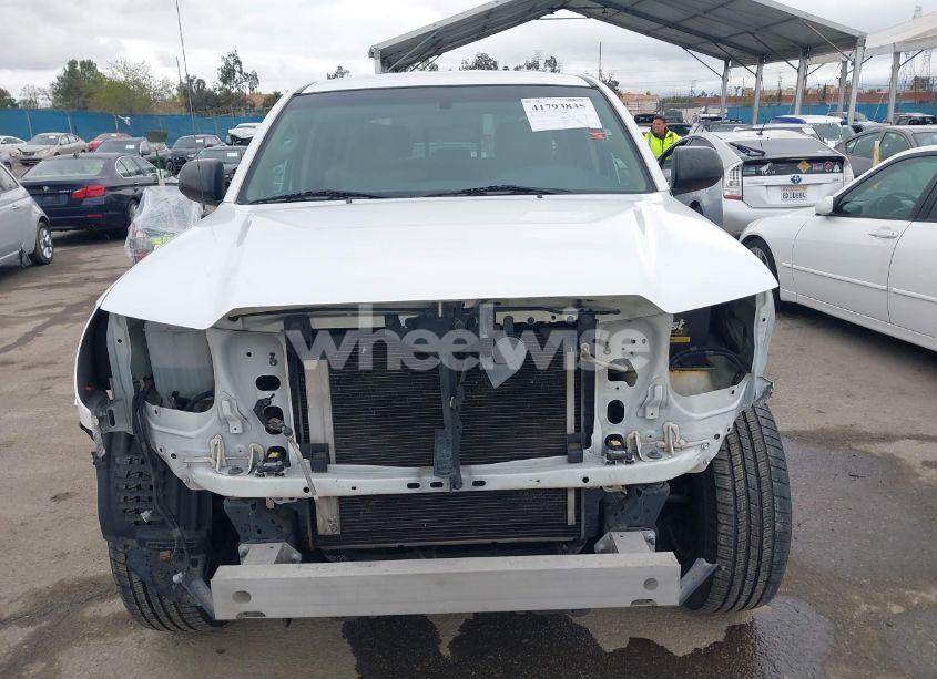 Photo 13 of 2014 Toyota Tacoma PRERUNNER (VIN 5TFJX4GN3EX036515)