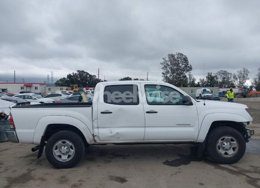 Photo 14 of 2014 Toyota Tacoma PRERUNNER (VIN 5TFJX4GN3EX036515)