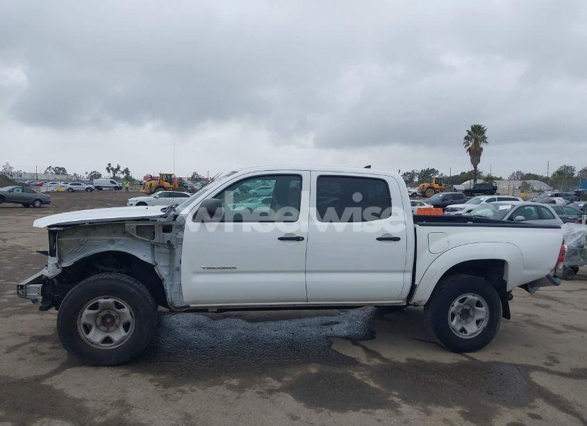 Photo 15 of 2014 Toyota Tacoma PRERUNNER (VIN 5TFJX4GN3EX036515)