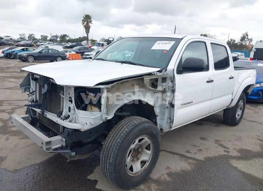 Photo 2 of 2014 Toyota Tacoma PRERUNNER (VIN 5TFJX4GN3EX036515)