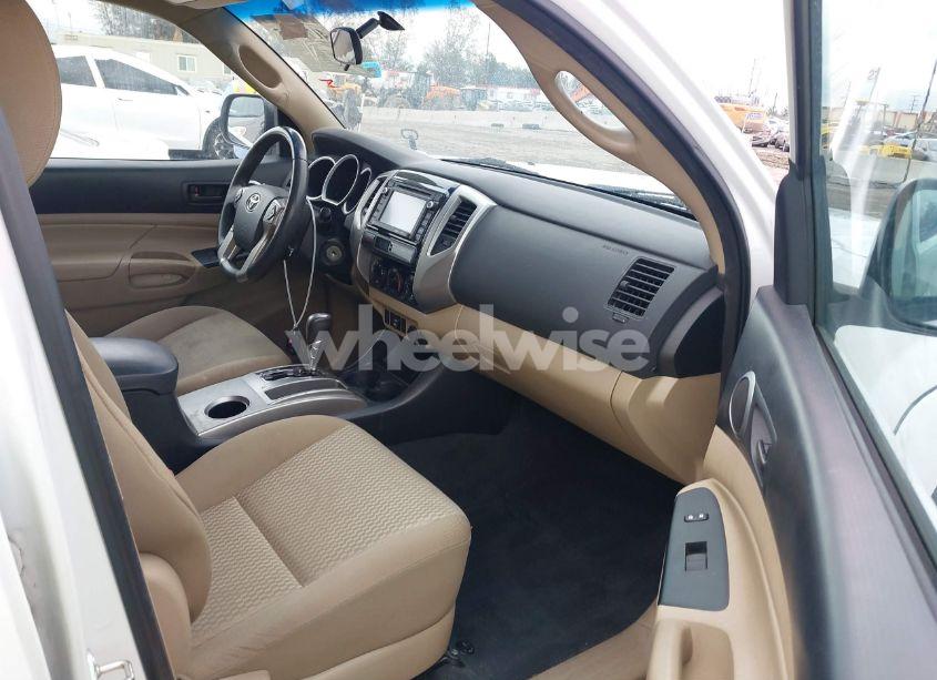 Photo 5 of 2014 Toyota Tacoma PRERUNNER (VIN 5TFJX4GN3EX036515)