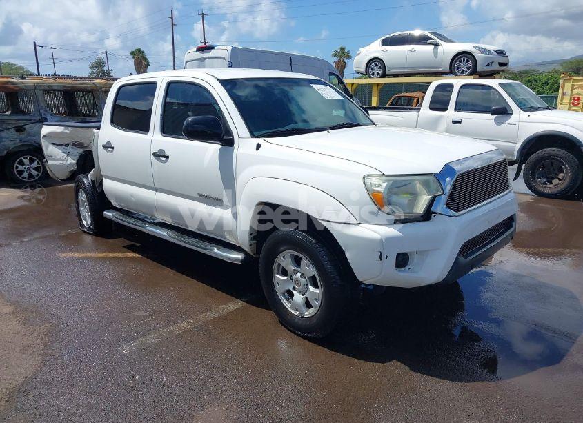 2014 Toyota Tacoma PRERUNNER (VIN 5TFJX4GN4EX032845) main photo