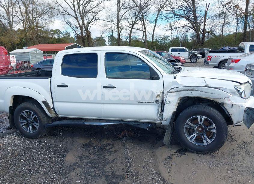 Photo 13 of 2015 Toyota Tacoma PRERUNNER (VIN 5TFJX4GN4FX042325)