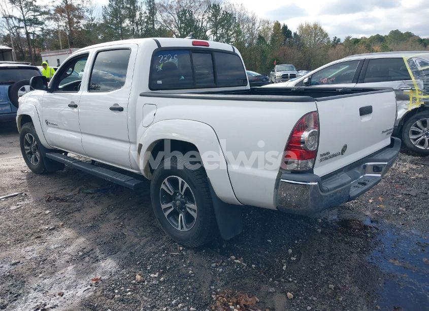 Photo 3 of 2015 Toyota Tacoma PRERUNNER (VIN 5TFJX4GN4FX042325)