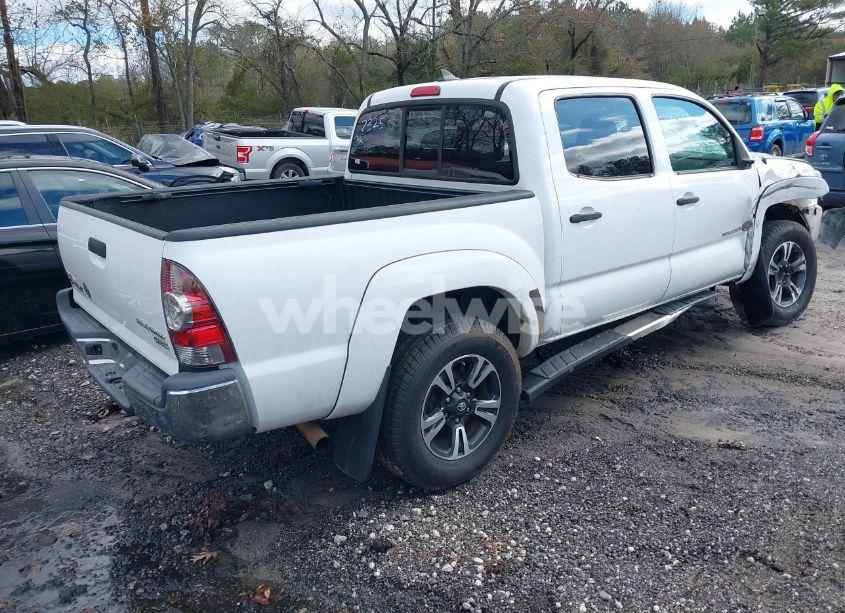 Photo 4 of 2015 Toyota Tacoma PRERUNNER (VIN 5TFJX4GN4FX042325)