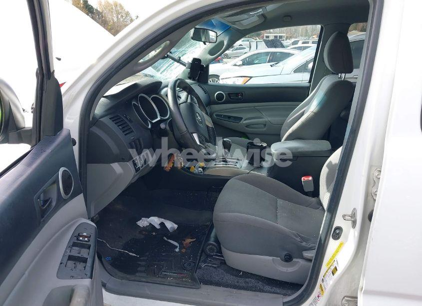 Photo 5 of 2015 Toyota Tacoma PRERUNNER (VIN 5TFJX4GN4FX042325)