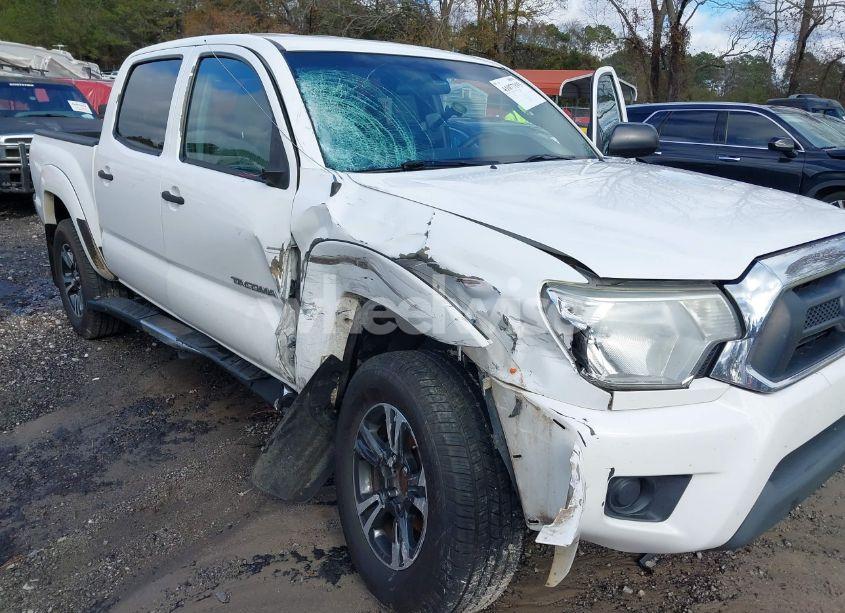 Photo 6 of 2015 Toyota Tacoma PRERUNNER (VIN 5TFJX4GN4FX042325)