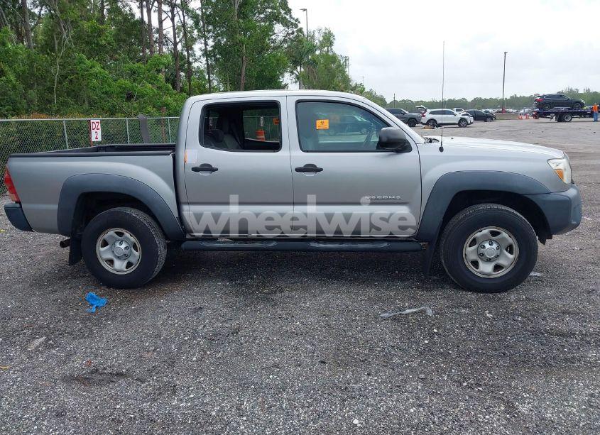Photo 13 of 2015 Toyota Tacoma PRERUNNER (VIN 5TFJX4GN4FX047900)