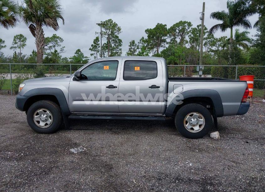 Photo 14 of 2015 Toyota Tacoma PRERUNNER (VIN 5TFJX4GN4FX047900)