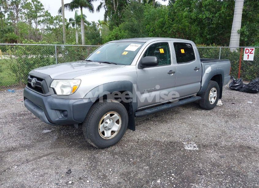 Photo 2 of 2015 Toyota Tacoma PRERUNNER (VIN 5TFJX4GN4FX047900)