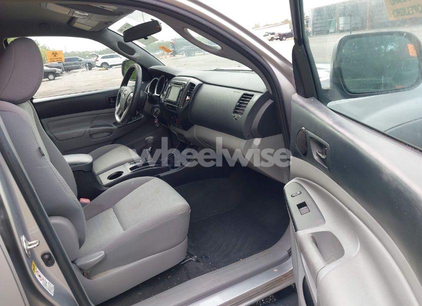 Photo 5 of 2015 Toyota Tacoma PRERUNNER (VIN 5TFJX4GN4FX047900)