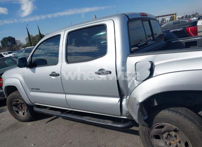 Photo 14 of 2011 Toyota Tacoma DOUBLE CAB (VIN 5TFJX4GN5BX001759)