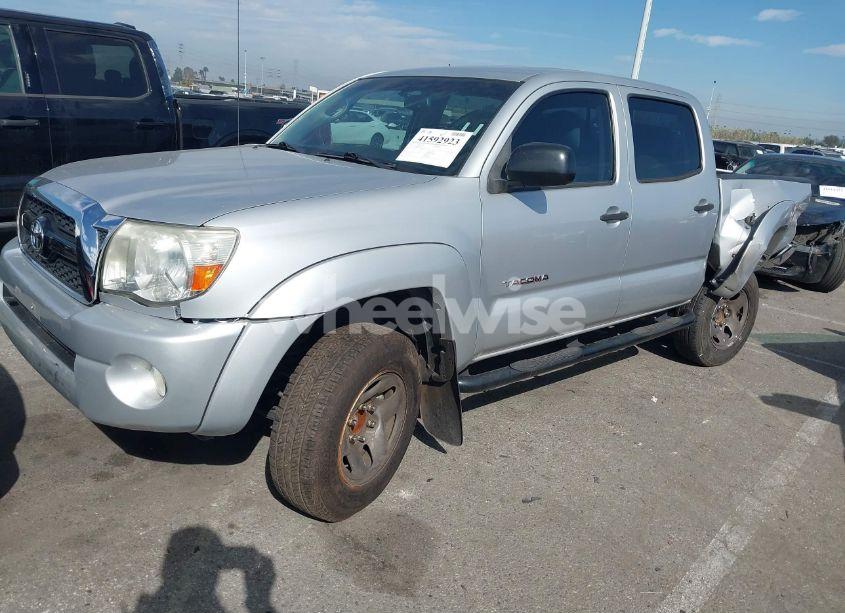 Photo 2 of 2011 Toyota Tacoma DOUBLE CAB (VIN 5TFJX4GN5BX001759)