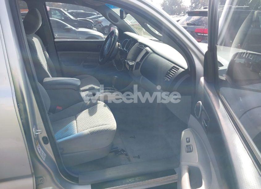 Photo 5 of 2011 Toyota Tacoma DOUBLE CAB (VIN 5TFJX4GN5BX001759)