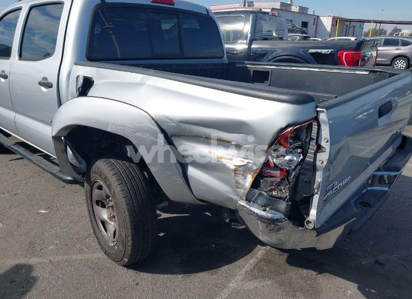 Photo 6 of 2011 Toyota Tacoma DOUBLE CAB (VIN 5TFJX4GN5BX001759)