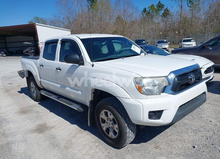 2015 Toyota Tacoma PRERUNNER (VIN 5TFJX4GN5FX045654) main photo