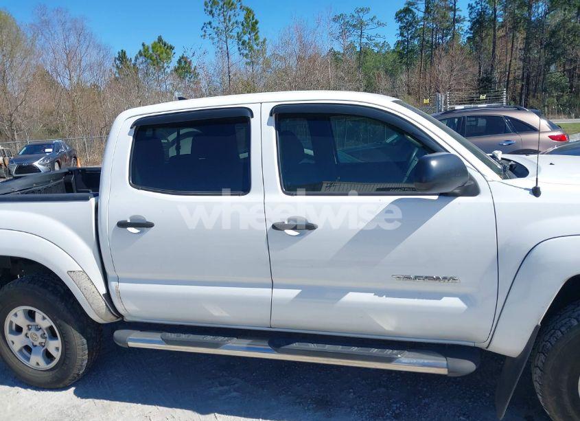Photo 13 of 2015 Toyota Tacoma PRERUNNER (VIN 5TFJX4GN5FX045654)