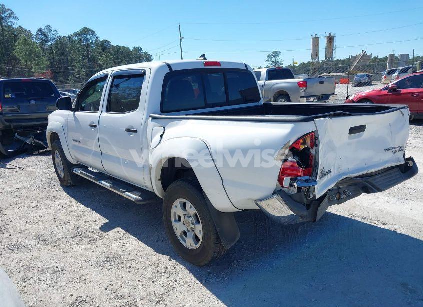 Photo 3 of 2015 Toyota Tacoma PRERUNNER (VIN 5TFJX4GN5FX045654)