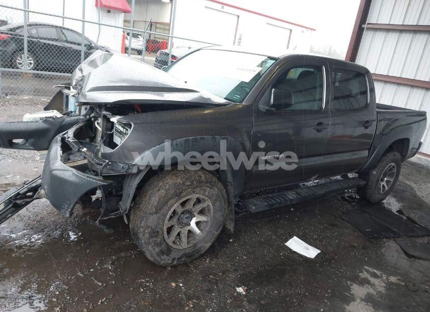 Photo 2 of 2014 Toyota Tacoma PRERUNNER (VIN 5TFJX4GN6EX036184)