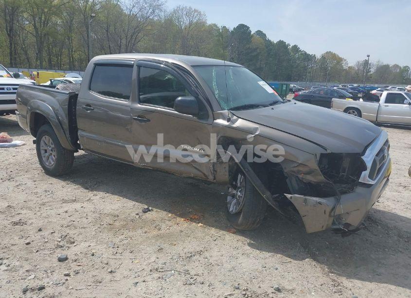 2015 Toyota Tacoma PRERUNNER (VIN 5TFJX4GN7FX043923) main photo
