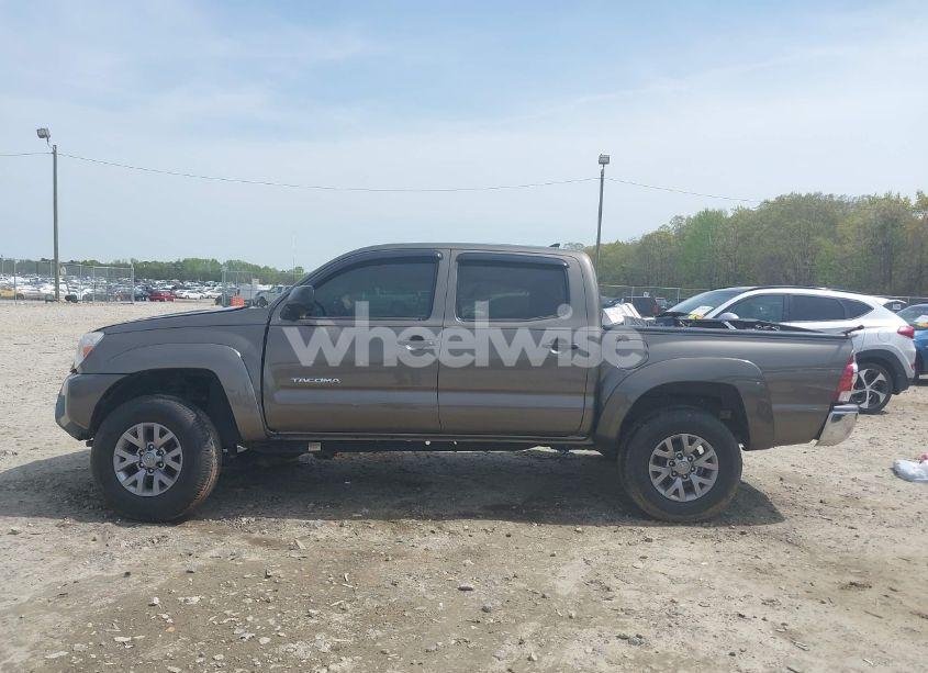 Photo 14 of 2015 Toyota Tacoma PRERUNNER (VIN 5TFJX4GN7FX043923)