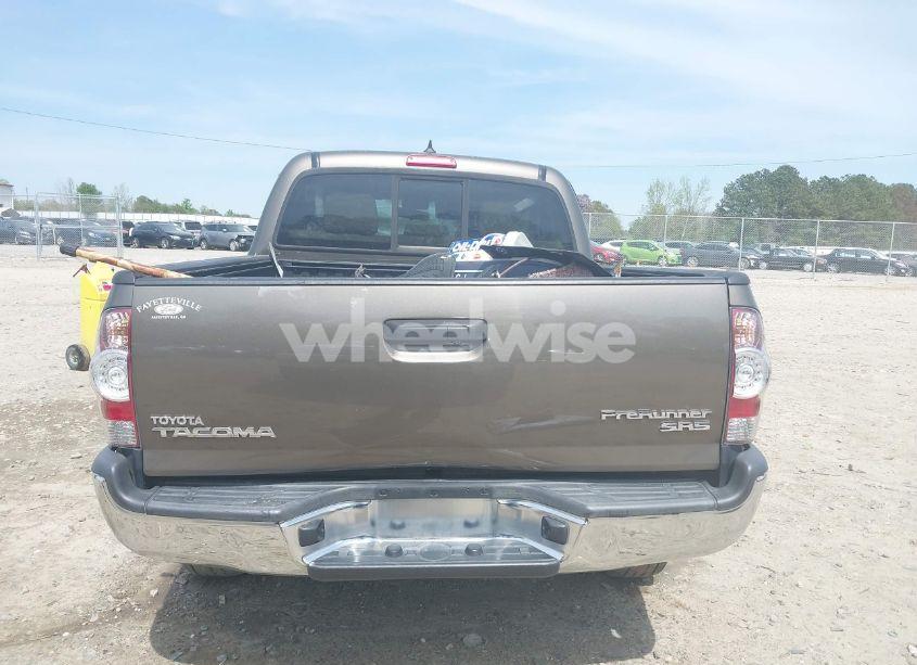 Photo 16 of 2015 Toyota Tacoma PRERUNNER (VIN 5TFJX4GN7FX043923)