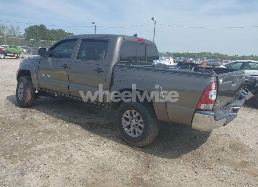Photo 3 of 2015 Toyota Tacoma PRERUNNER (VIN 5TFJX4GN7FX043923)