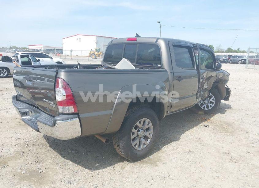 Photo 4 of 2015 Toyota Tacoma PRERUNNER (VIN 5TFJX4GN7FX043923)