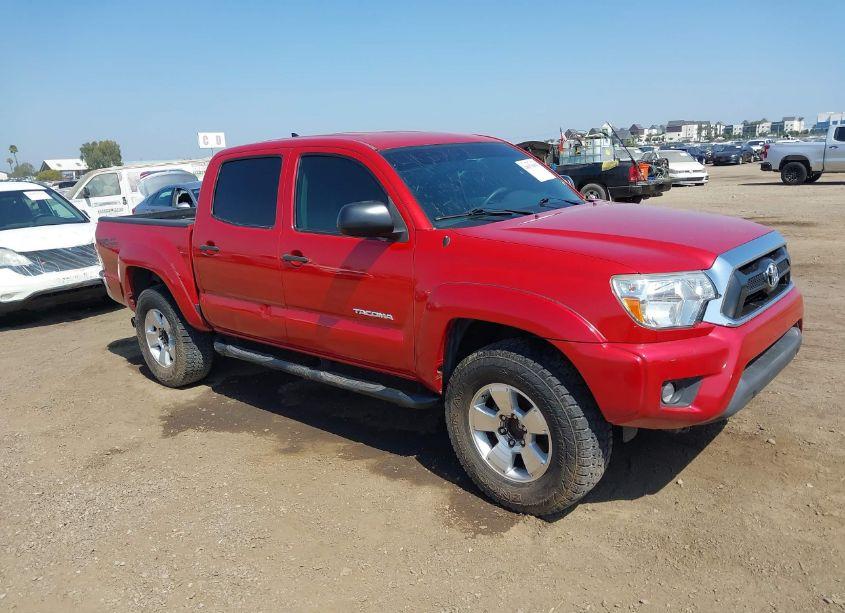 2014 Toyota Tacoma PRERUNNER (VIN 5TFJX4GN8EX027910) main photo