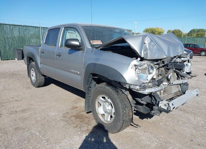 2015 Toyota Tacoma PRERUNNER (VIN 5TFJX4GN8FX045437) main photo