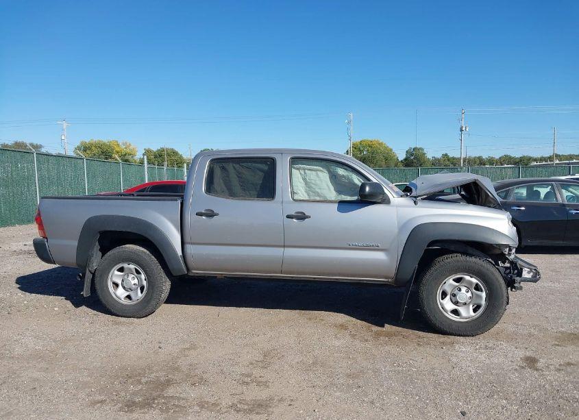 Photo 13 of 2015 Toyota Tacoma PRERUNNER (VIN 5TFJX4GN8FX045437)