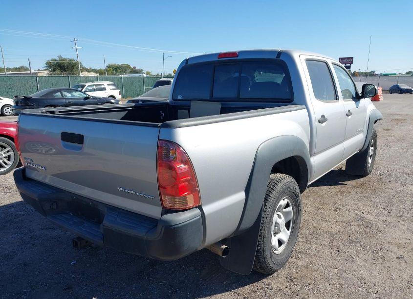 Photo 4 of 2015 Toyota Tacoma PRERUNNER (VIN 5TFJX4GN8FX045437)