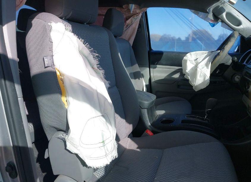 Photo 5 of 2015 Toyota Tacoma PRERUNNER (VIN 5TFJX4GN8FX045437)