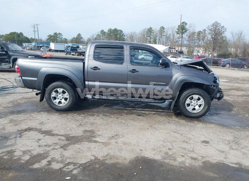 Photo 13 of 2015 Toyota Tacoma DOUBLE CAB PRERUNNER (VIN 5TFJX4GN9FX039498)