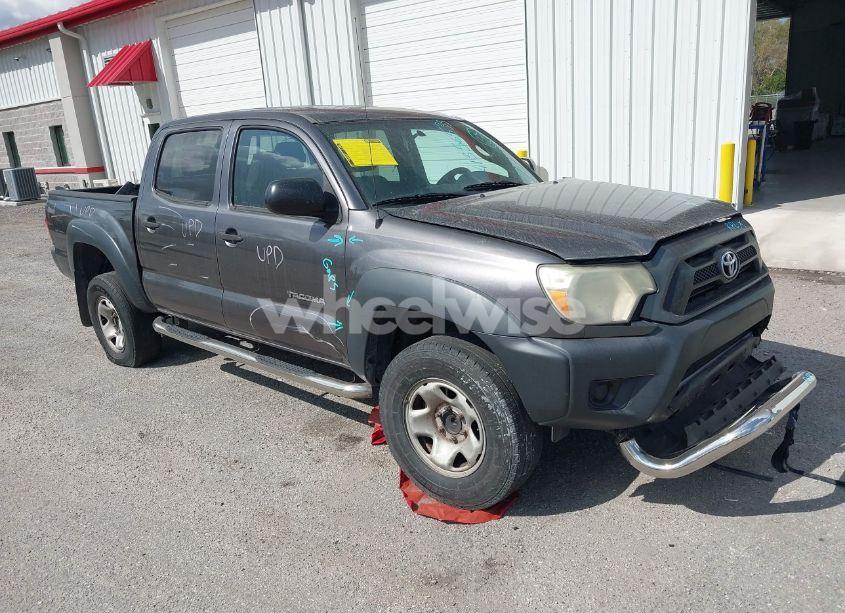 2015 Toyota Tacoma PRERUNNER (VIN 5TFJX4GN9FX040960) main photo