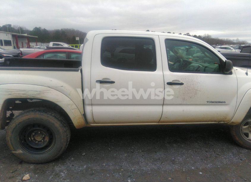Photo 13 of 2011 Toyota Tacoma DOUBLE CAB (VIN 5TFJX4GNXBX002051)