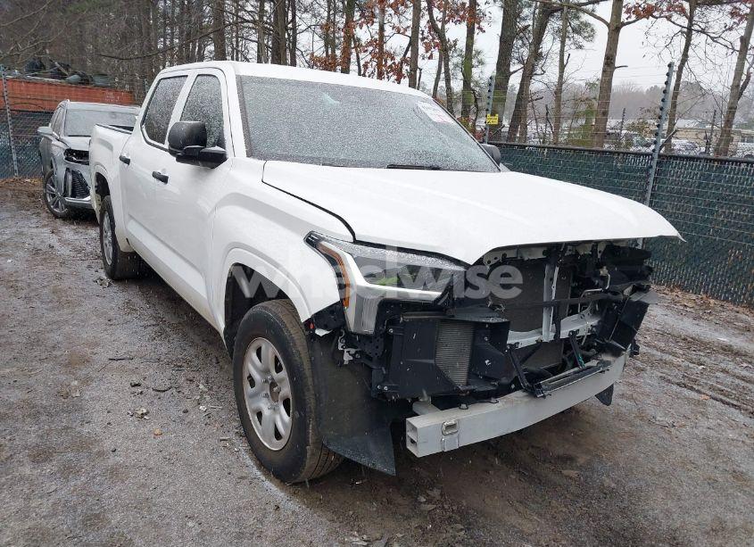 2022 Toyota Tundra SR (VIN 5TFKB5AB5NX017956) main photo