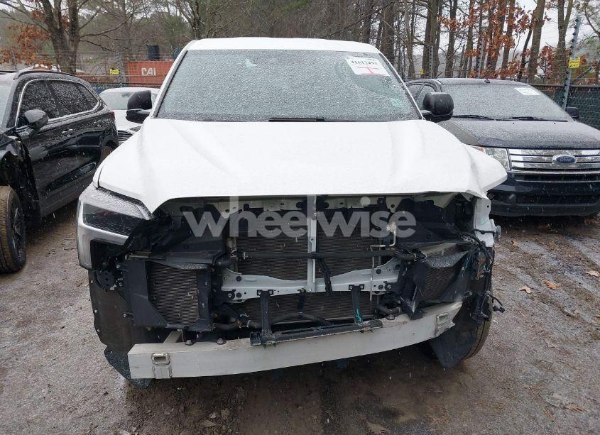 Photo 13 of 2022 Toyota Tundra SR (VIN 5TFKB5AB5NX017956)